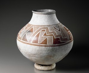 Pot Mogollon avec motifs géométriques, style II